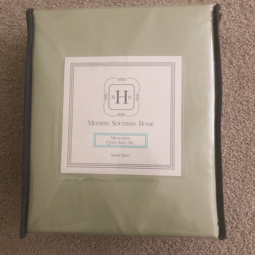 New Modern Southern Home Microfiber Queen Sheet Set - Sage Green